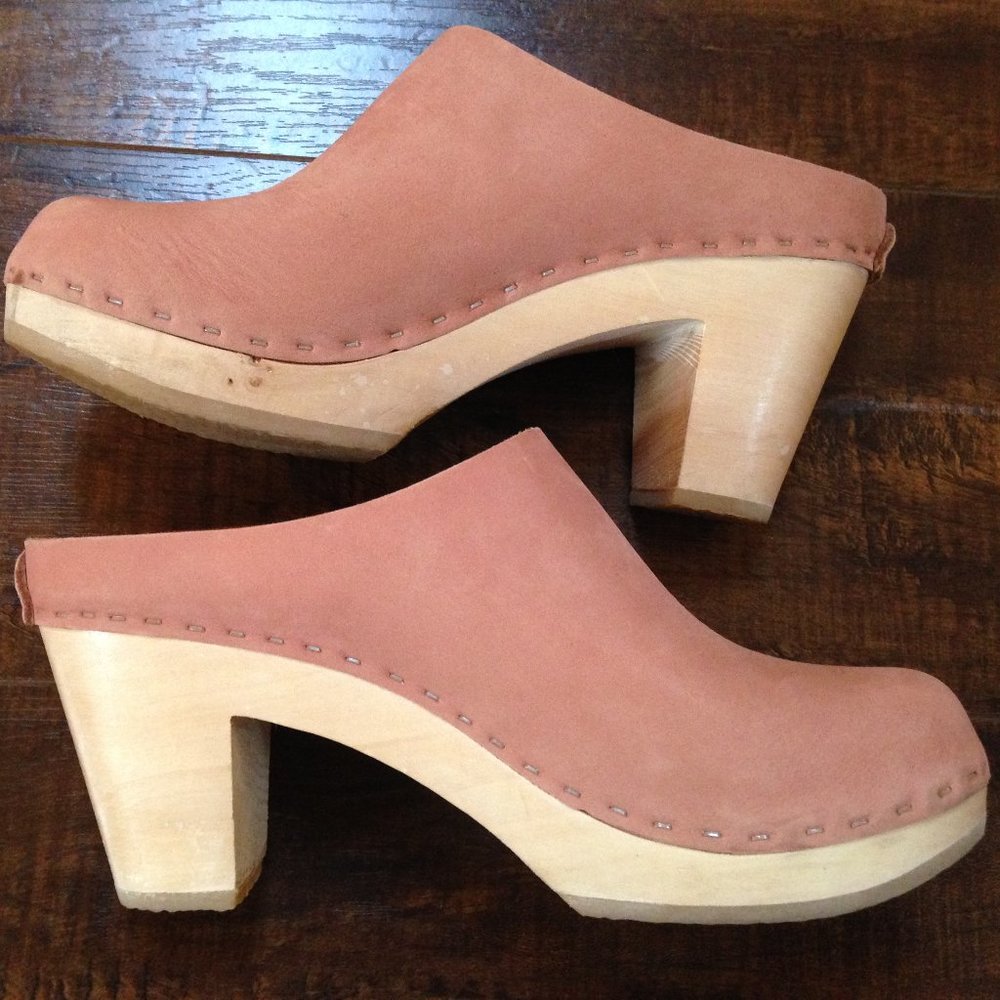 Bryr "Chloe" closed toe clog